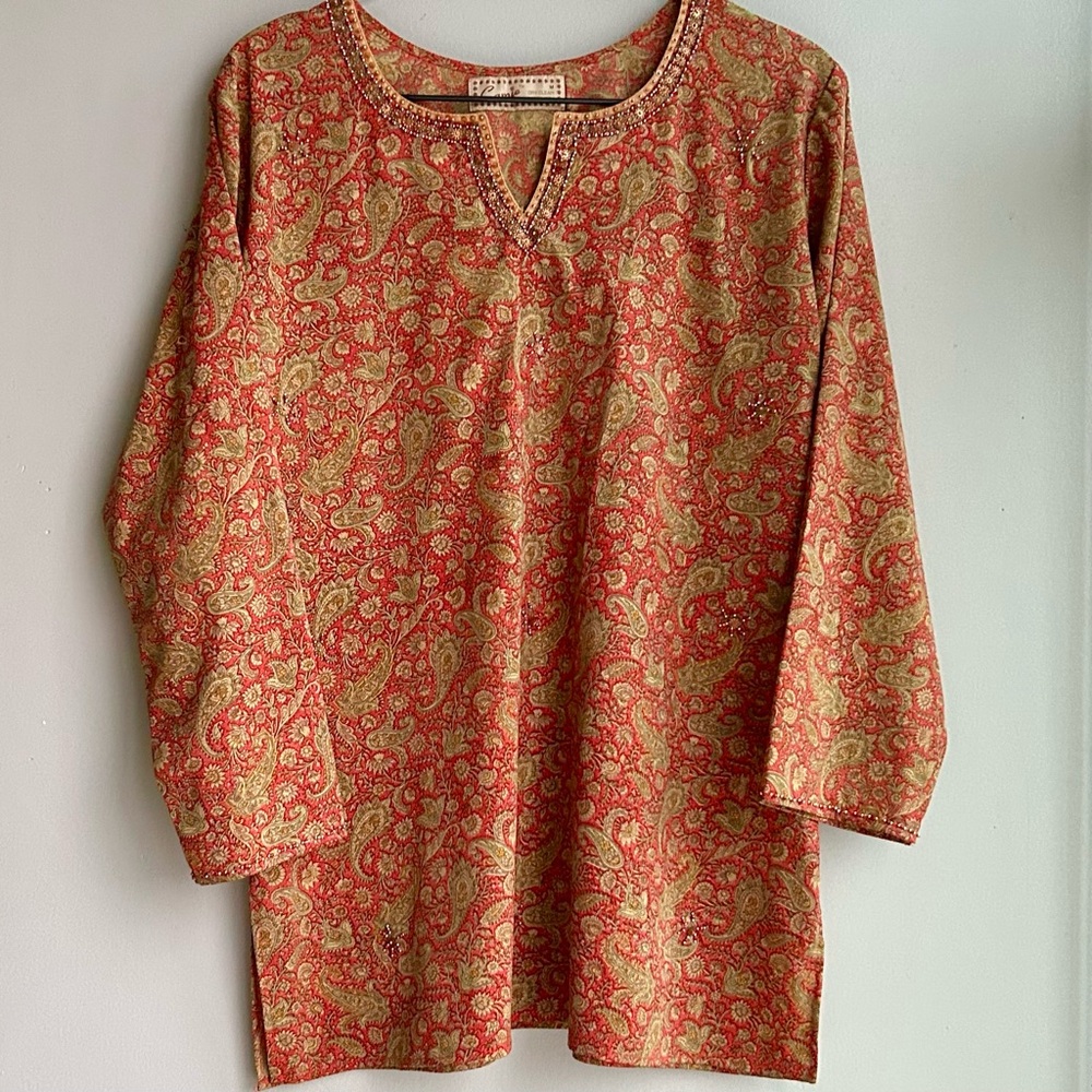 vintage silk paisley top in russet/tan hand beaded ⭐️